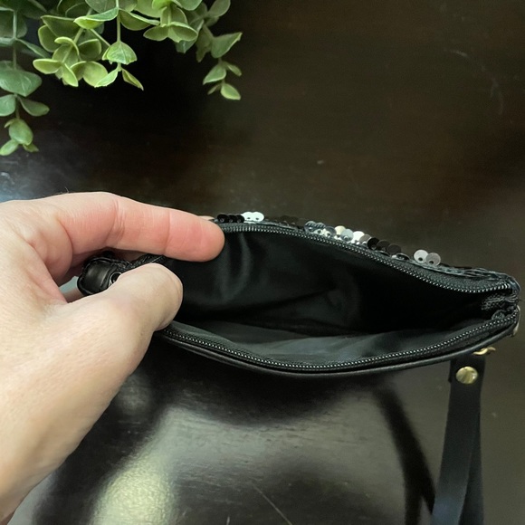 NWT! Wooo Pig Sooie Arkansas Sequined College Wristlets - Picture 3 of 5